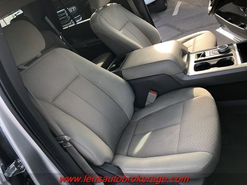 Used 2020 Ford Expedition XLT image 21