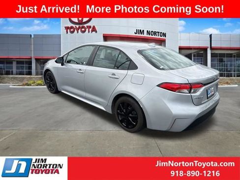 Used 2024 Toyota Corolla LE FWD image 4