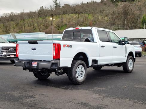 New 2026 Ford F250 XLT w/ FX4 Off-Road Package image 5