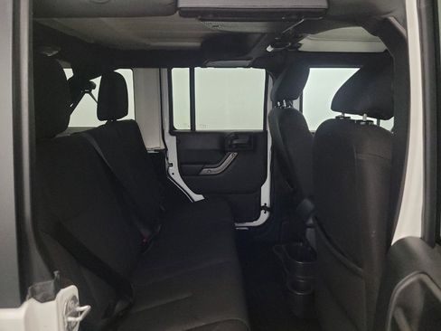 Used 2018 Jeep Wrangler Unlimited Sport S AWD/4WD image 19