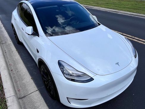 Used 2021 Tesla Model Y Long Range image 14
