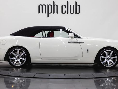 Used 2017 Rolls-Royce Dawn RWD image 10