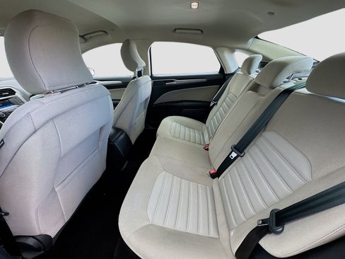 Used 2018 Ford Fusion S image 15