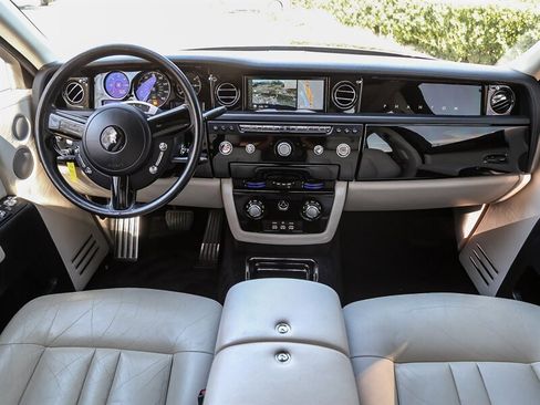 Used 2013 Rolls-Royce Phantom Sedan image 17