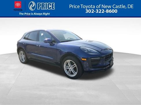 Used 2023 Porsche Macan AWD/4WD image 1
