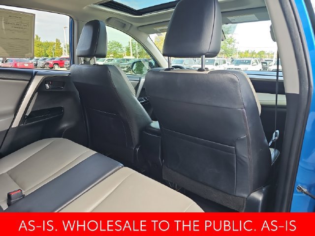 Used 2018 Toyota RAV4 Limited FWD image 35