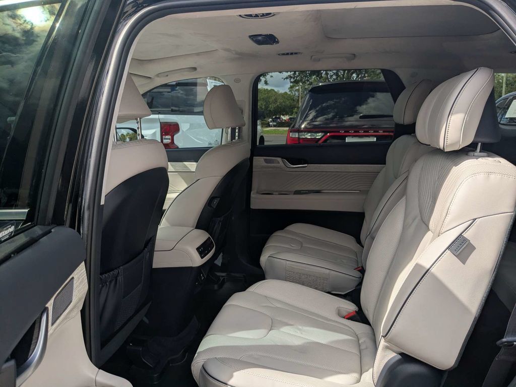 Used 2025 Hyundai Palisade Calligraphy FWD image 20