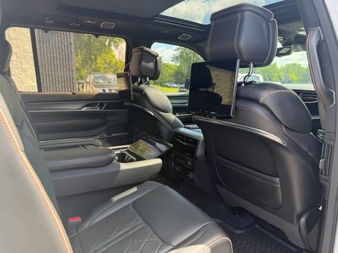 Used 2023 Jeep Grand Wagoneer Series III w/ Rear Seat Video Group 1 AWD/4WD image 29