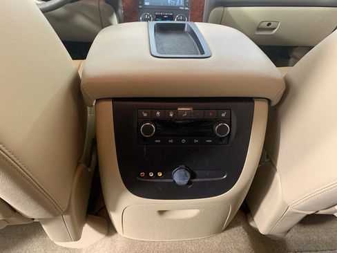 Used 2014 Chevrolet Tahoe LTZ RWD image 32