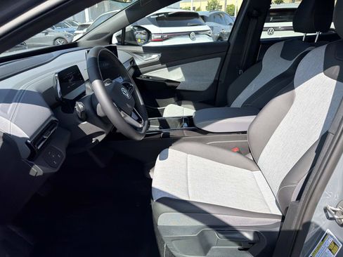 Certified 2025 Volkswagen ID.4 Pro RWD image 17
