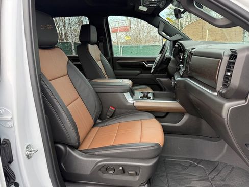 Used 2025 Chevrolet Silverado 2500 High Country w/ Technology Package image 24