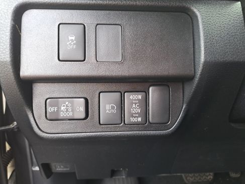 Used 2021 Toyota Tacoma TRD Off-Road AWD/4WD image 24