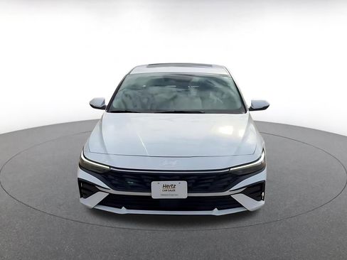 Used 2025 Hyundai Elantra Limited image 4