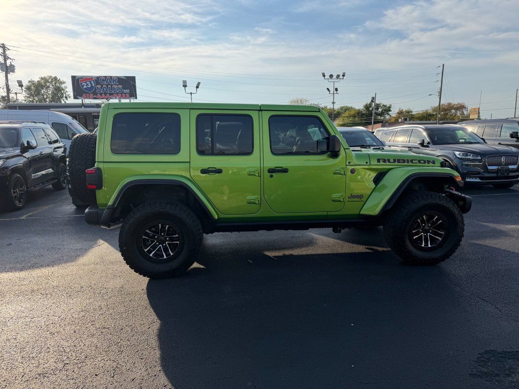 Used 2025 Jeep Wrangler Unlimited Rubicon AWD/4WD image 2