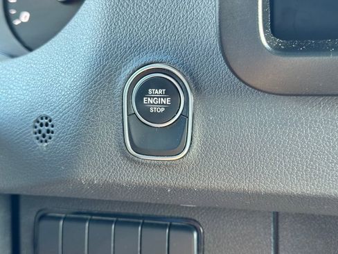 Used 2020 Mercedes-Benz Sprinter 2500 image 24