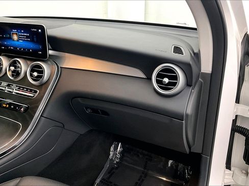 Certified 2022 Mercedes-Benz GLC 300 image 20
