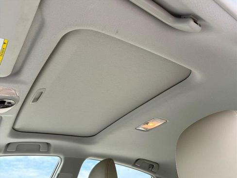 Used 2015 Toyota Prius Four w/ Deluxe Solar Roof Package FWD image 13