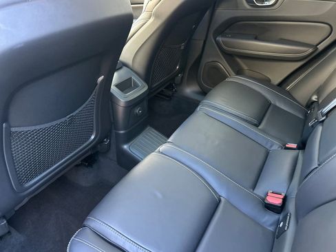 Used 2023 Volvo XC60 T8 Ultimate image 5