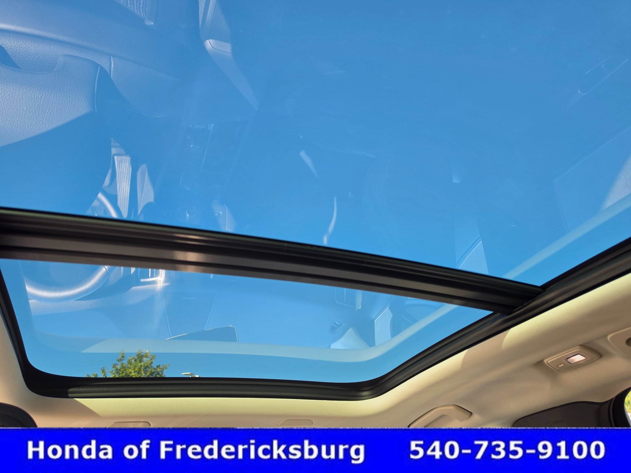 Used 2025 Volvo XC60 T8 Plus w/ Protection Package Premier AWD/4WD image 57