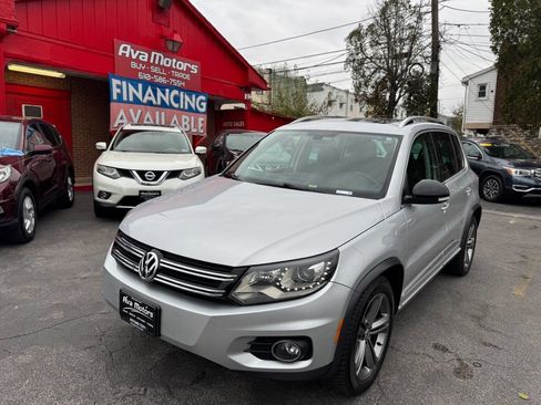 Used 2017 Volkswagen Tiguan Sport image 1