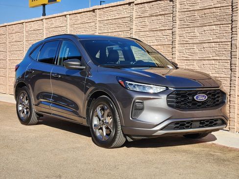 Used 2023 Ford Escape ST-Line w/ Cold Weather Package image 3