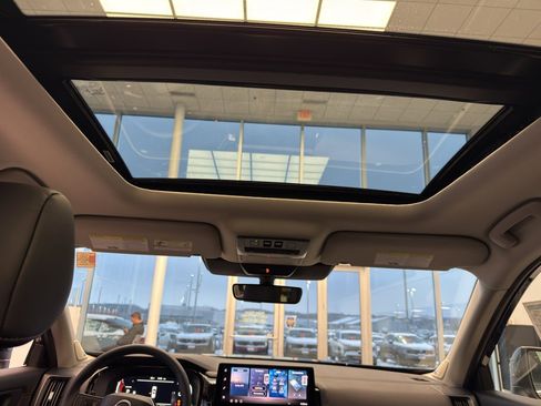 New 2026 Nissan Pathfinder SL image 27