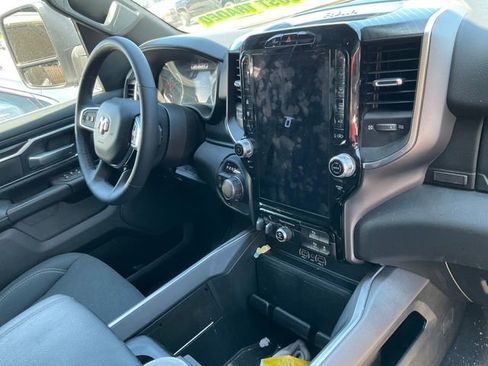 Used 2025 RAM 1500 Big Horn AWD/4WD image 12