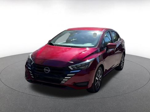 Used 2025 Nissan Versa SV image 7