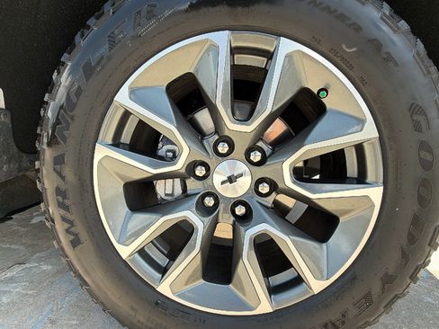 Used 2023 Chevrolet Silverado 1500 RST RWD image 36