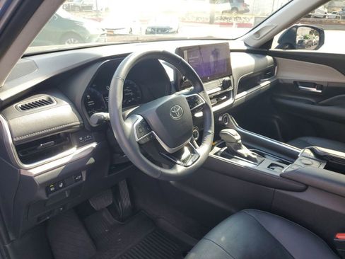 Used 2024 Toyota Grand Highlander AWD image 8