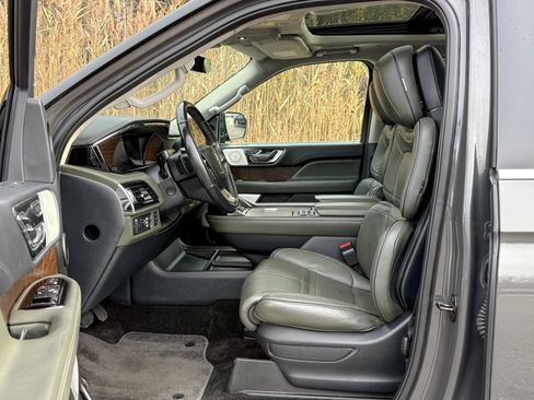 Used 2022 Lincoln Navigator Black Label image 18