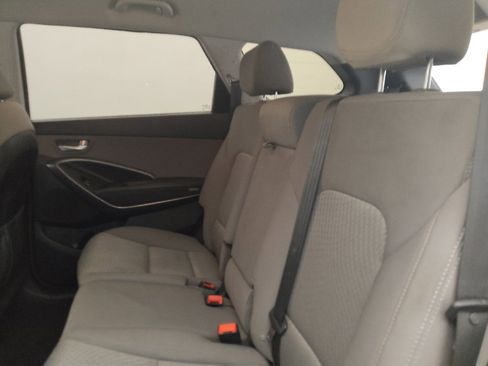 Used 2018 Hyundai Santa Fe SE FWD image 18