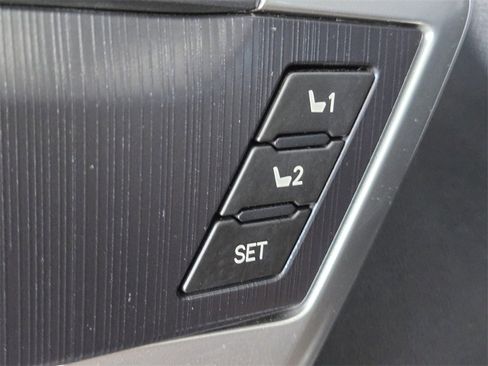 Used 2024 Toyota Sequoia Platinum image 40