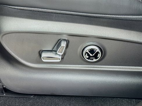 New 2025 Maserati Grecale GT image 20