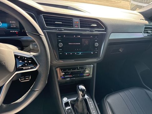 Used 2023 Volkswagen Tiguan SE R-Line image 11