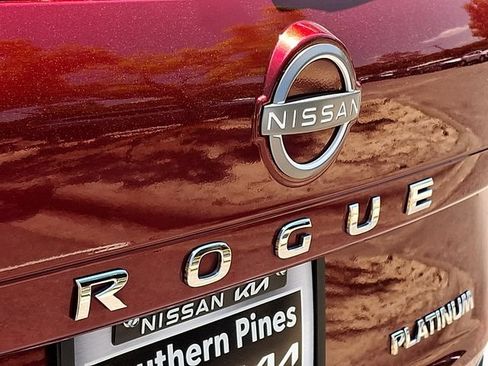 Used 2023 Nissan Rogue Platinum FWD image 31