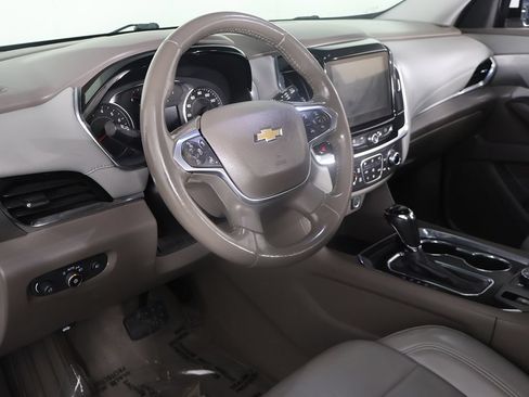 Used 2020 Chevrolet Traverse LT w/ Driver Confidence II Package AWD/4WD image 28