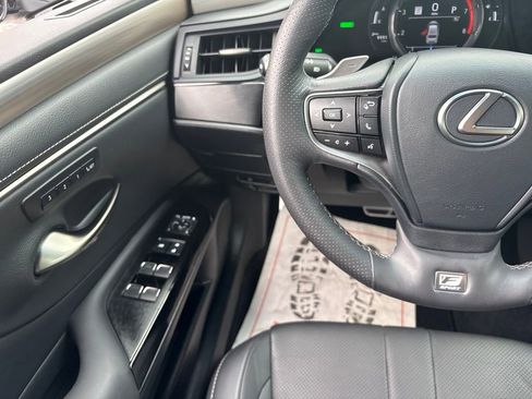 Used 2023 Lexus ES 300h F Sport FWD image 23