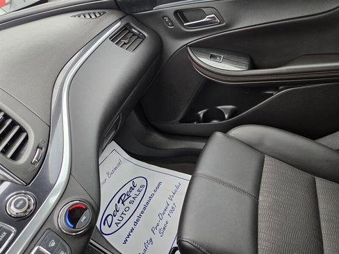 Used 2019 Chevrolet Impala LT FWD image 21