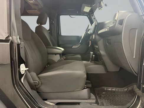 Used 2016 Jeep Wrangler Sport AWD/4WD image 14