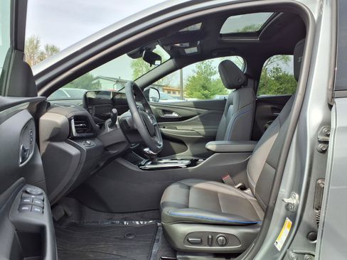 Used 2025 Buick Envista Sport Touring w/ Convenience I Package image 17