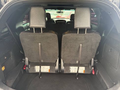 Used 2017 Ford Explorer XLT w/ Equipment Group 202A AWD/4WD image 21