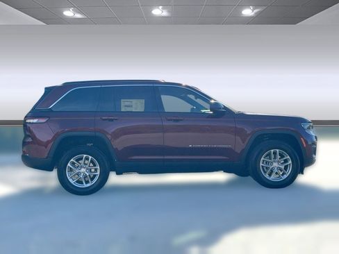 New 2025 Jeep Grand Cherokee Laredo X image 8