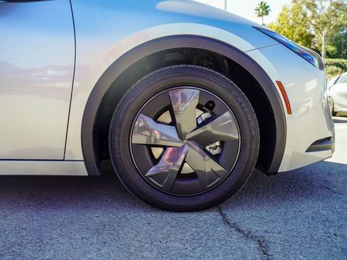 Used 2023 Toyota Prius Prime SE image 10