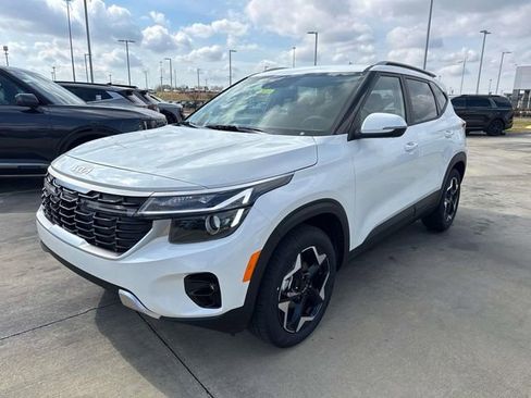 New 2026 Kia Seltos S FWD image 3