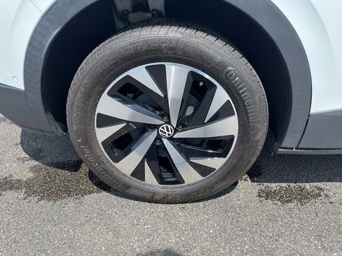 Used 2023 Volkswagen ID.4 Pro AWD/4WD image 29