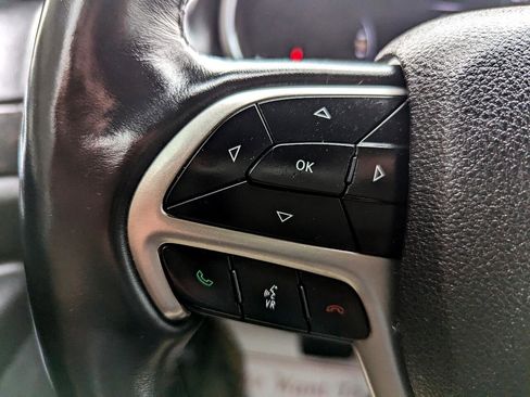 Used 2018 Jeep Grand Cherokee Altitude image 18