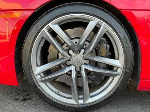 Used 2014 Audi R8 V10 w/ Full Leather Package image 15