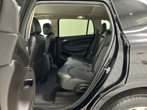 Used 2016 Buick Envision Premium AWD/4WD image 29