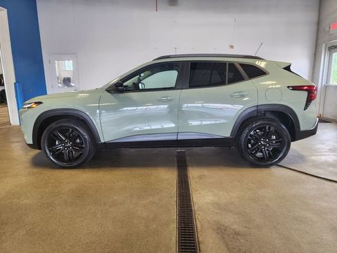 Certified 2025 Chevrolet Trax ACTIV FWD image 1
